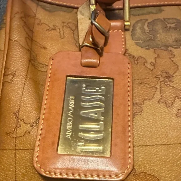 Alviero Martini Vintage Classic Map Design Leather Boston Bag With Luggage Tag - Picture 2 of 11